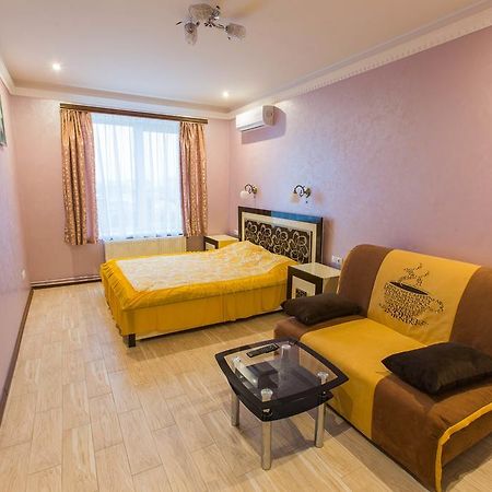 Modern Apartment On Akademika Sakharova 27A Ivano-Frankivsk Esterno foto