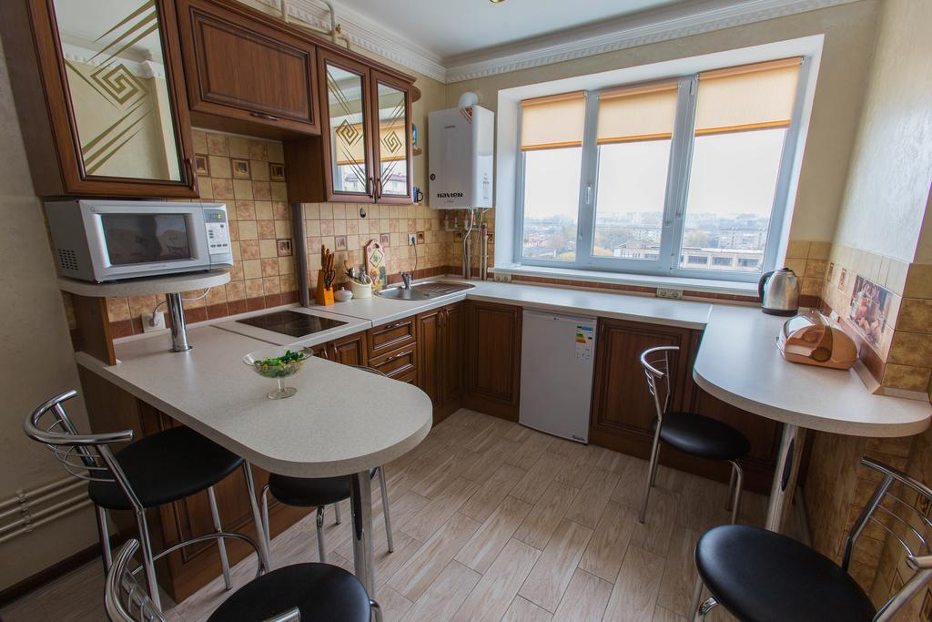 Modern Apartment On Akademika Sakharova 27A Ivano-Frankivsk Esterno foto