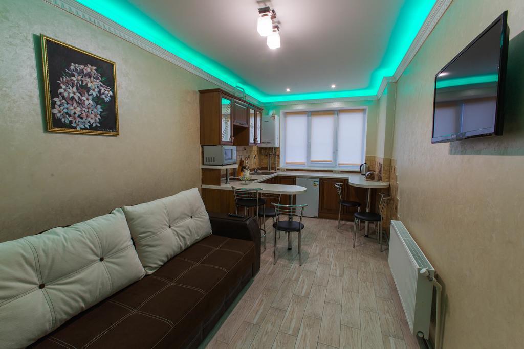 Modern Apartment On Akademika Sakharova 27A Ivano-Frankivsk Esterno foto