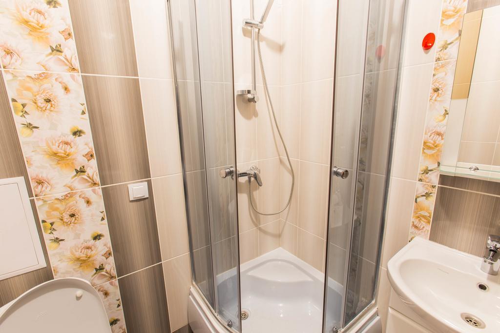 Modern Apartment On Akademika Sakharova 27A Ivano-Frankivsk Esterno foto